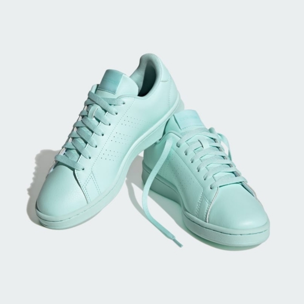 Woman Adidas advantage shoes size 7